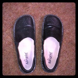 Algeria nursing shoes